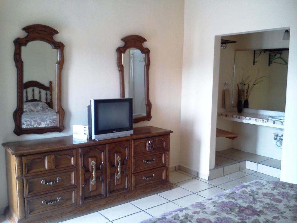 Hotel Los Balcones Парас де ла Фуенте Стая снимка